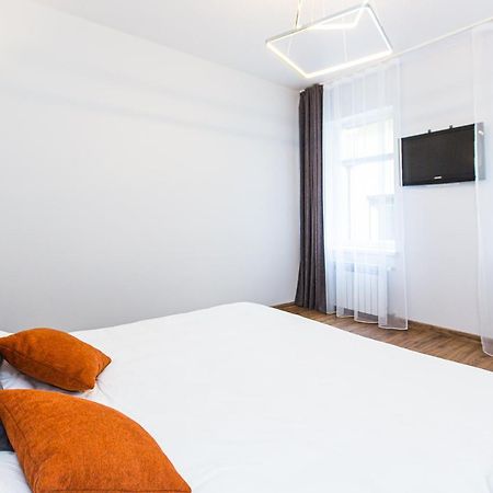 3 Vodna Apartment Lviv Dış mekan fotoğraf
