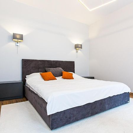 3 Vodna Apartment Lviv Dış mekan fotoğraf