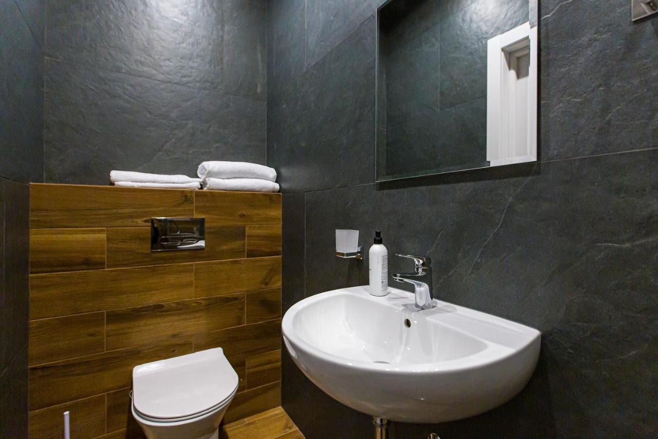 3 Vodna Apartment Lviv Dış mekan fotoğraf
