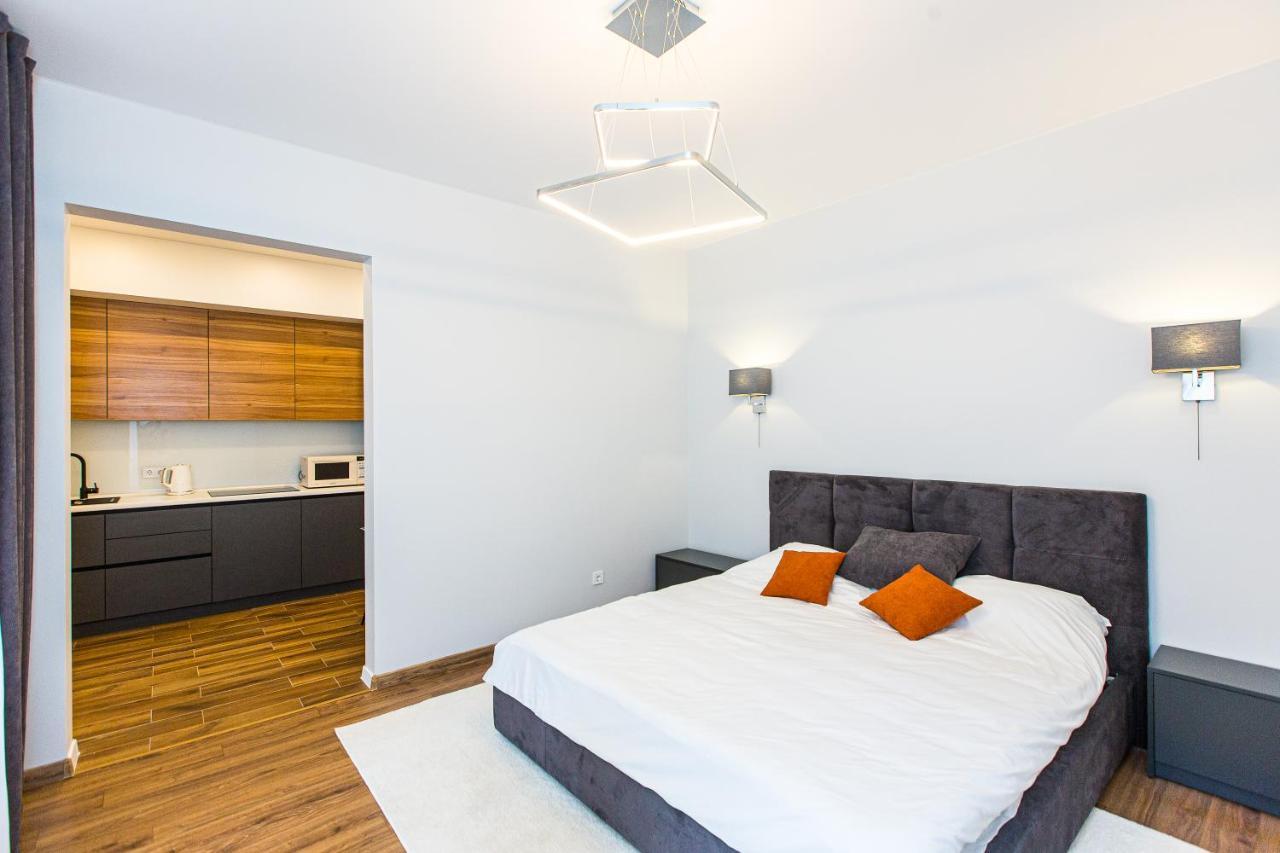 3 Vodna Apartment Lviv Dış mekan fotoğraf