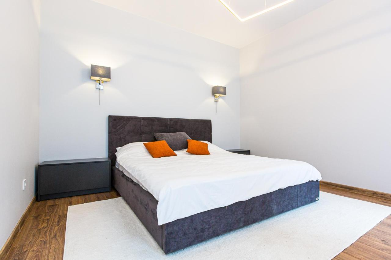 3 Vodna Apartment Lviv Dış mekan fotoğraf