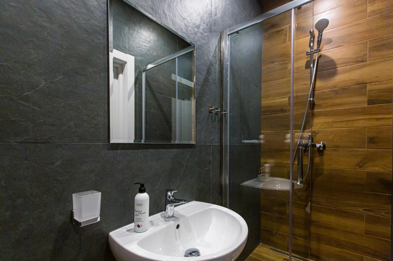 3 Vodna Apartment Lviv Dış mekan fotoğraf