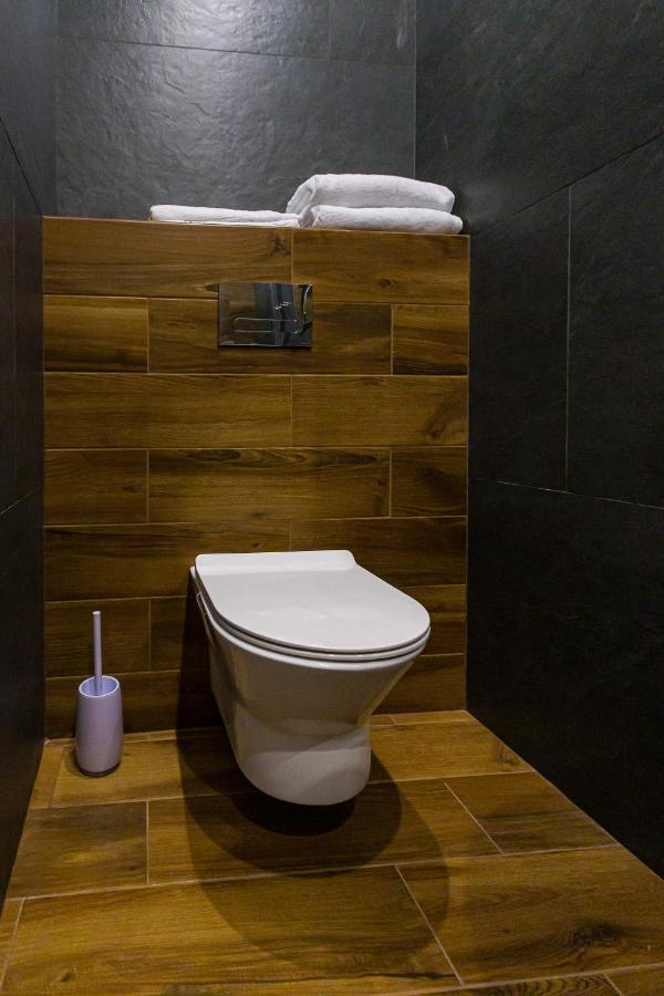 3 Vodna Apartment Lviv Dış mekan fotoğraf